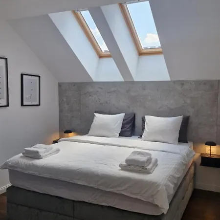 Palace 23 - Free Parking