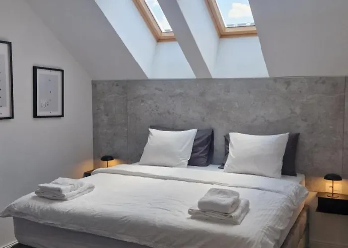 Palace 23 - Free Parking